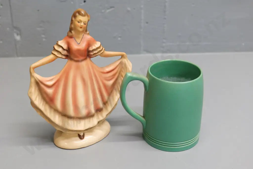 Wedgwood Keith Murray green glaze mug (some crazing) H-120 and a Dutch figurine H-220 W-170 Image 1++