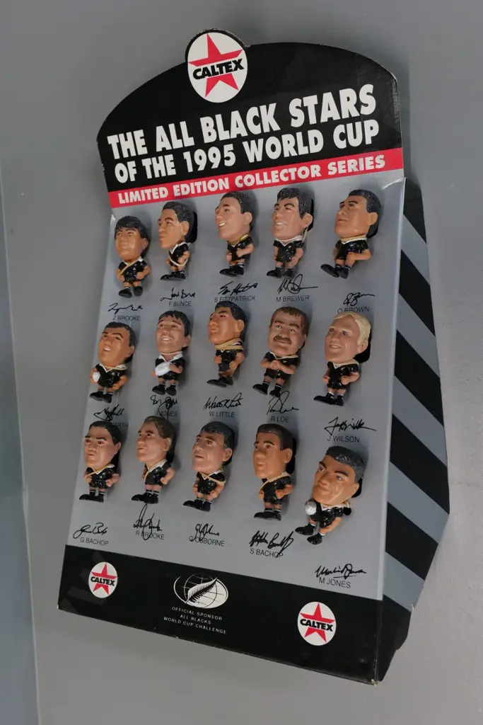 Caltex 1985 All Blacks team figurines in original cardboard display stand - each figure H-75 Image 1++