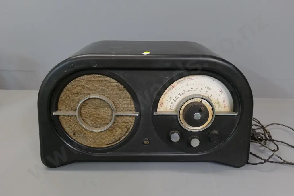 vintage restorer's Ekco mantle radio in bakelite case - cord is frayed, missing dial indicator H-310 W-560 D-240 Image 1++