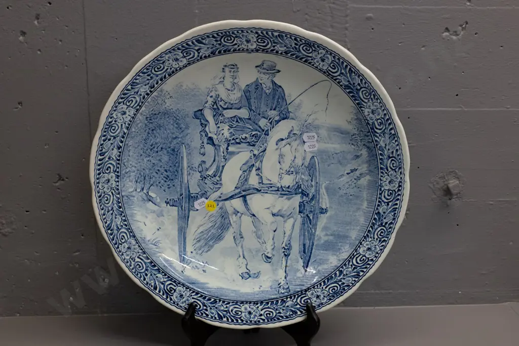 large Boch Delft wall charger with horse and cart motif - diameter 395 Image 1++