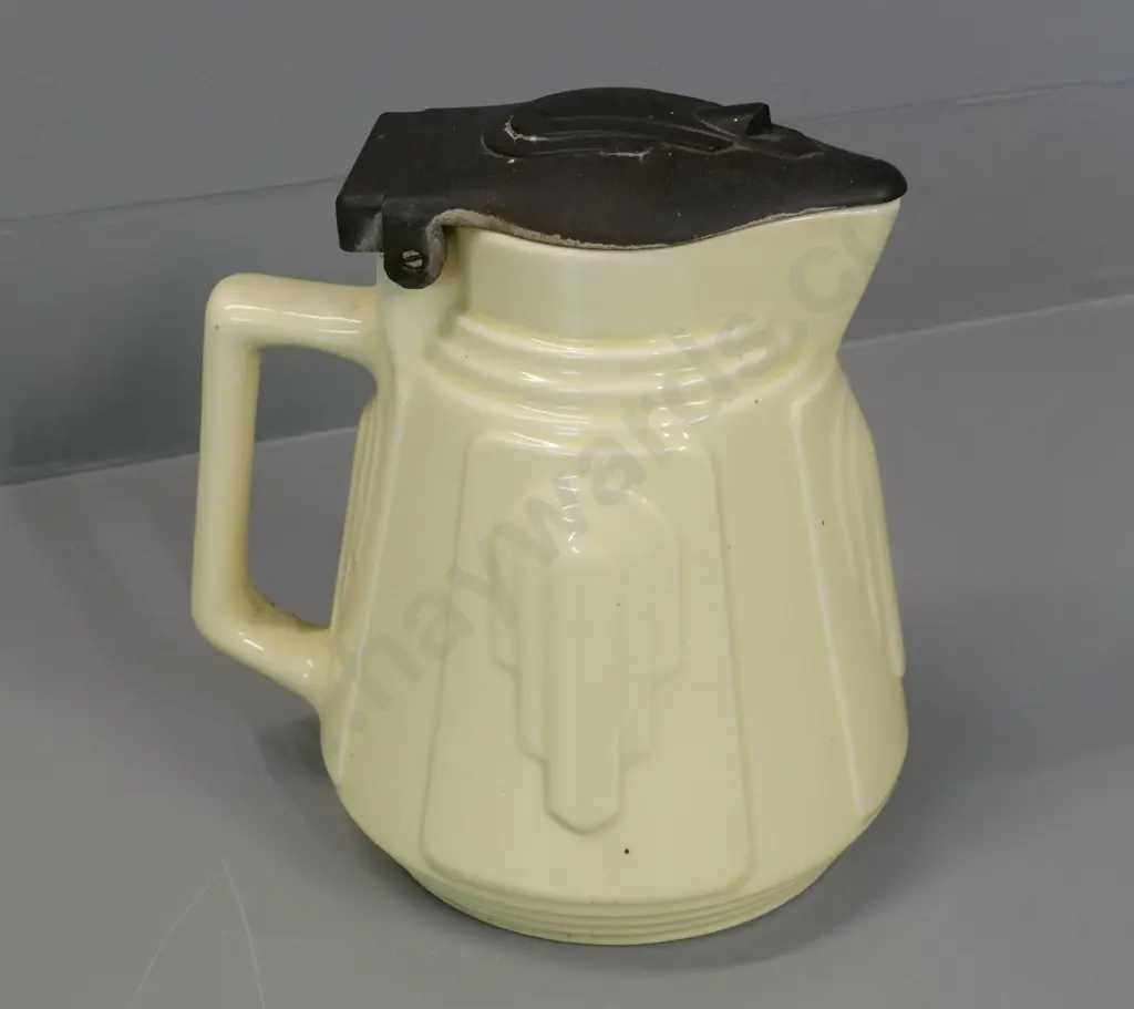 yellow ceramic electric jug, no maker's mark - interior fittings, no cord, lid hinge loose on one side H-230 Image 1++
