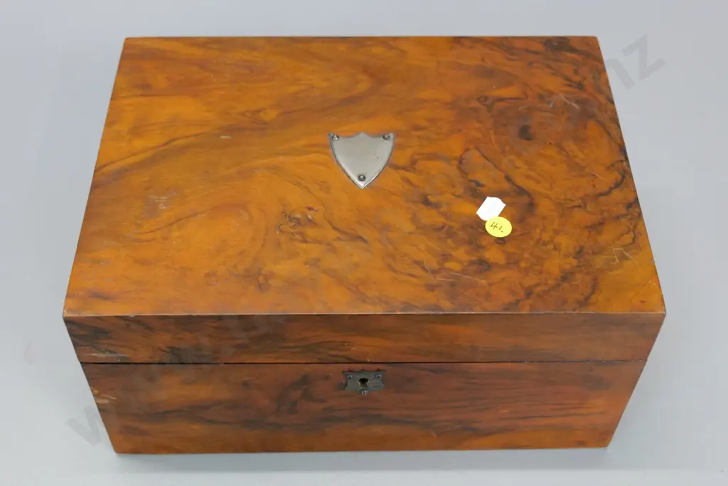 vintage work box with burr veneer, satin lining w/deep-button lid, some staining, no key H140 W300 D215 Image 1++