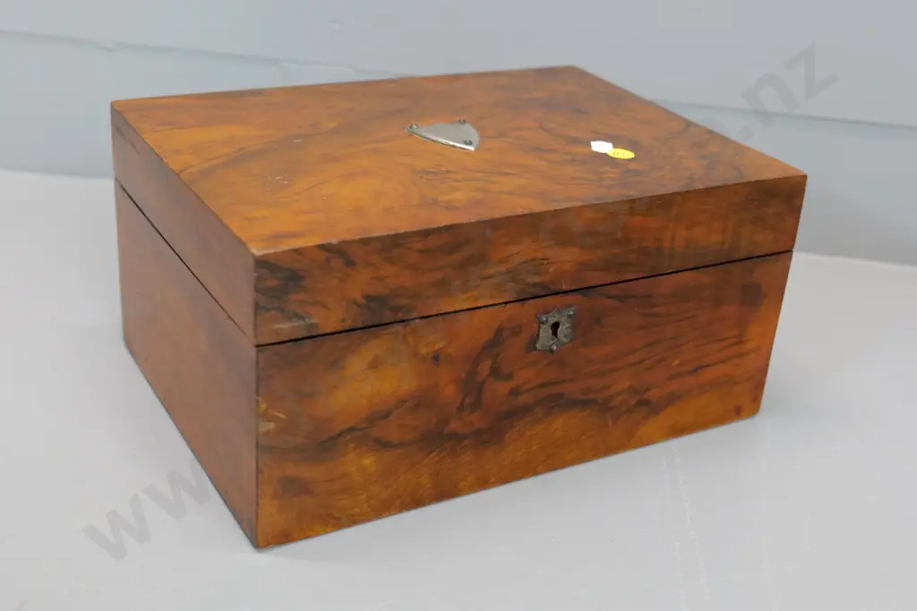 vintage work box with burr veneer, satin lining w/deep-button lid, some staining, no key H140 W300 D215 Image 1++