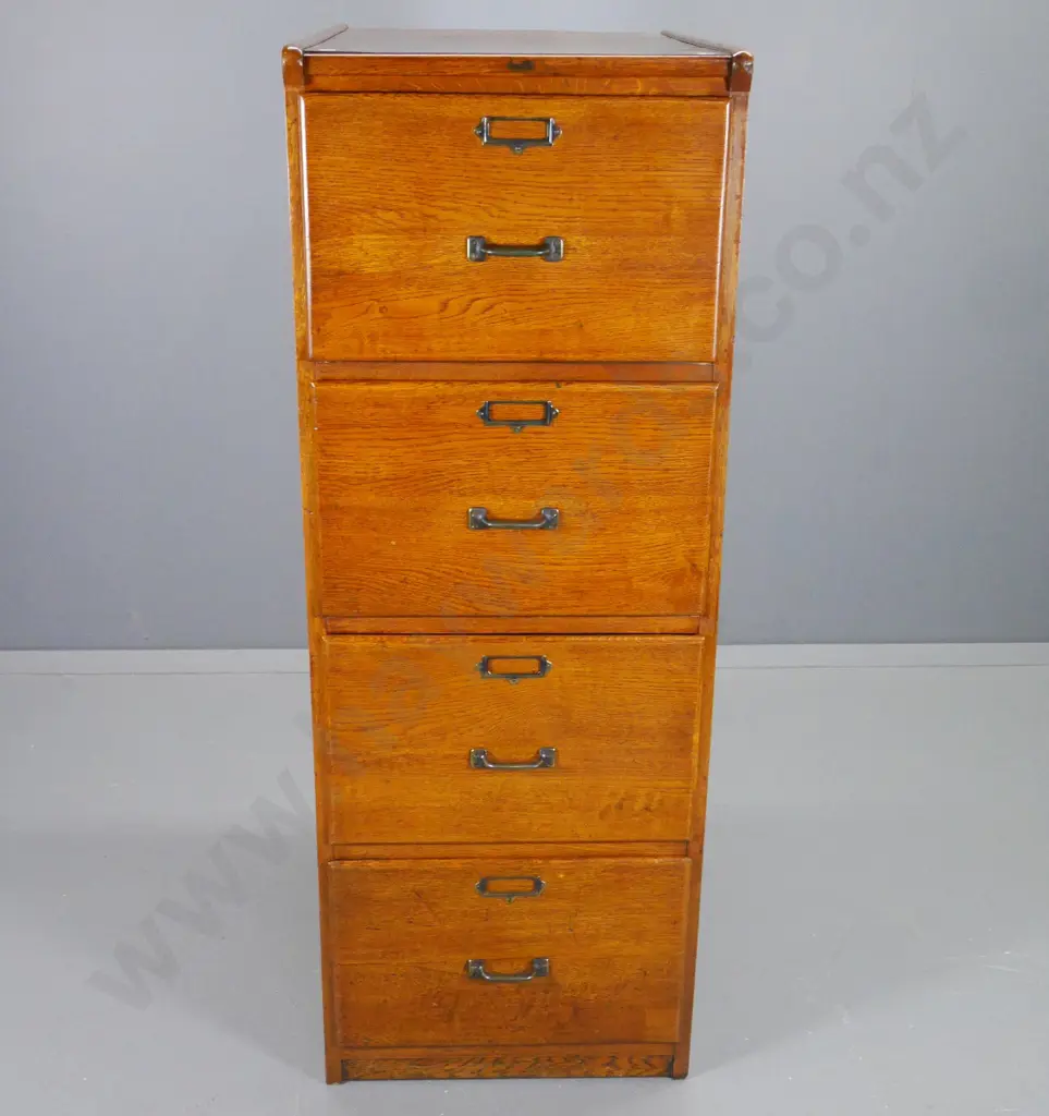 vintage oak 4-drawer filing cabinet with metal handles and label holders H-1330 W-490 D-650 Image 1++