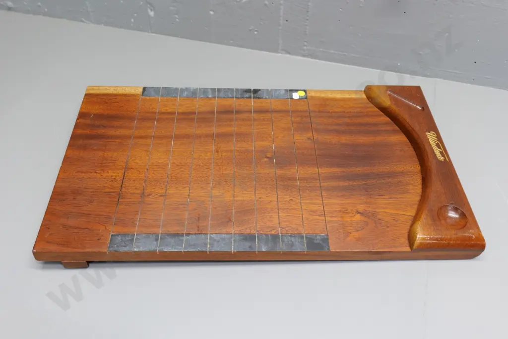 Wisden's mahogany "Shove Ha'penny" style coin sliding pub game board L-610 W-350 Image 1++
