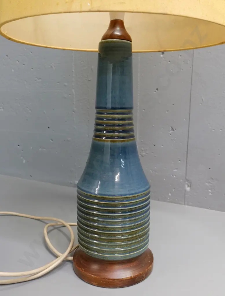 ceramic table lamp on wooden base - H-800 with shade, lamp itself H-400 Image 1++