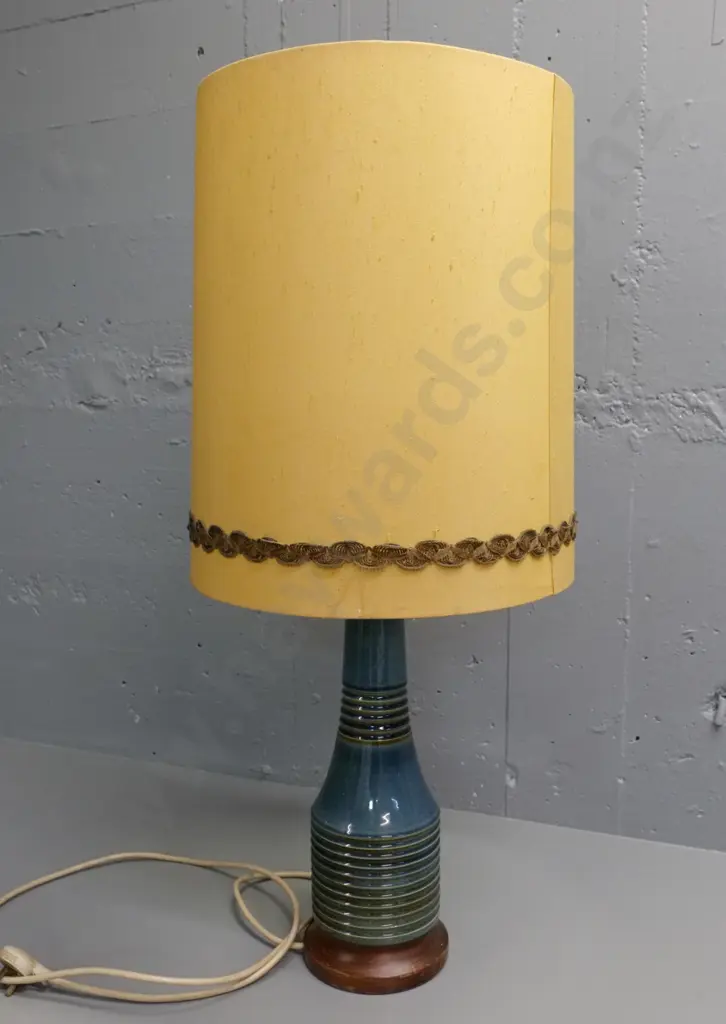 ceramic table lamp on wooden base - H-800 with shade, lamp itself H-400 Image 1++