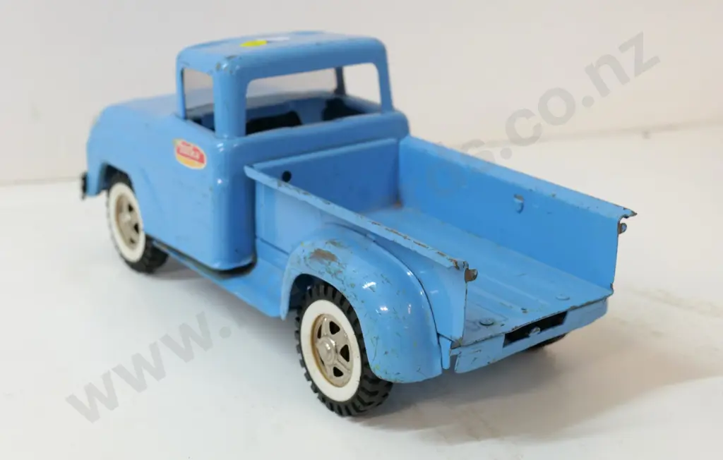 Tonka toy pickup truck - missing tailgate, packing tape holding front grille  H-140 L-330 W-130 Image 1++
