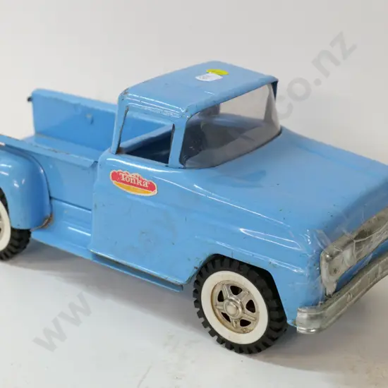 Tonka toy pickup truck - missing tailgate, packing tape holding front grille  H-140 L-330 W-130