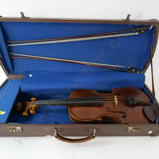 vintage cased viola (note about tuning issues) comes with 2 viola bows in fitted case, one is German