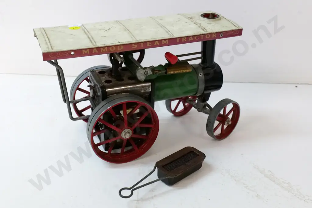 Viamod / Mamod model steam tractor - includes fuel holder, may have missing parts H-170 L-270 W-120 Image 1++