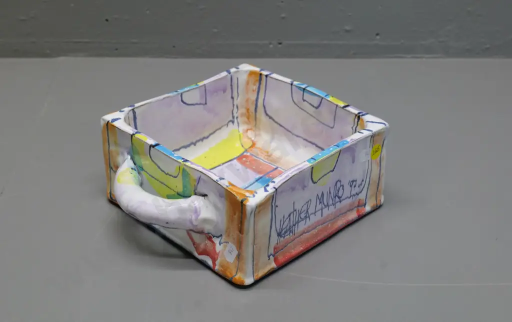 Heather Munro '97 - studio pottery handled square bowl H-80 W-180 D-180 Image 1++
