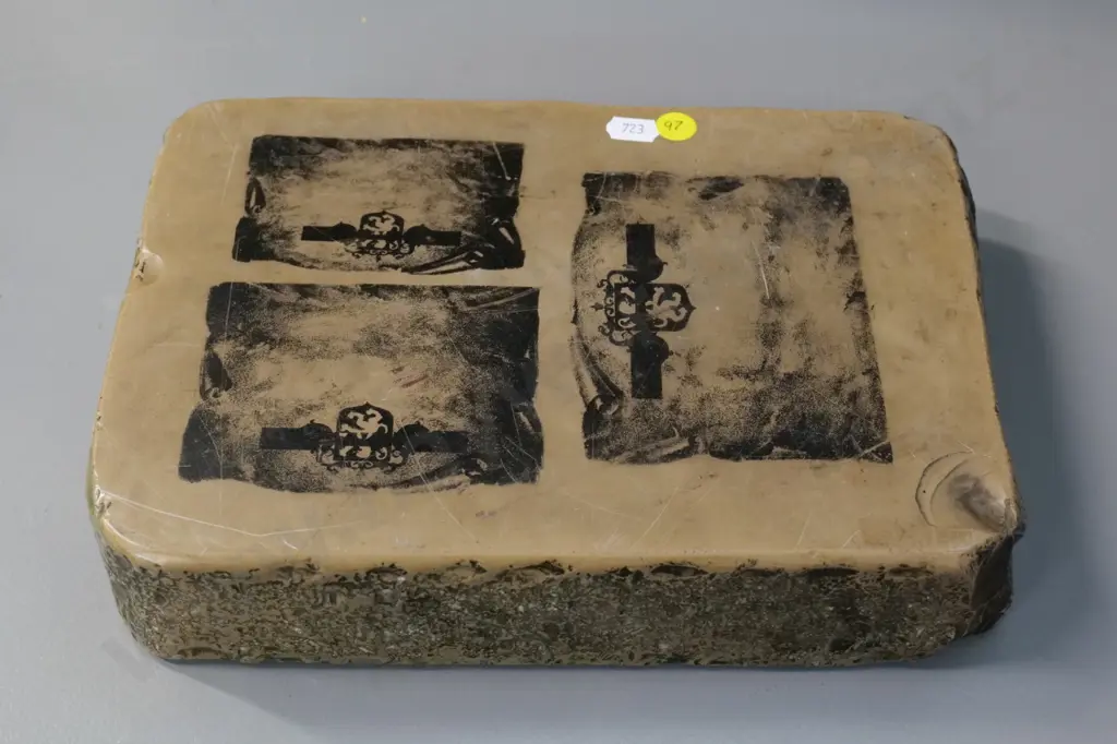small lithography stone - 3 designs feature crest with lion L-270 W-190 Image 1++