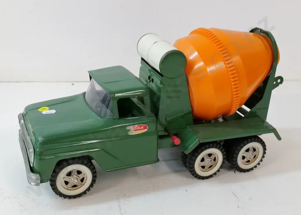 Tonka toy concrete mixer truck - cog mechanism not lined up, missing chute H-200 L-400 W-160 Image 1++