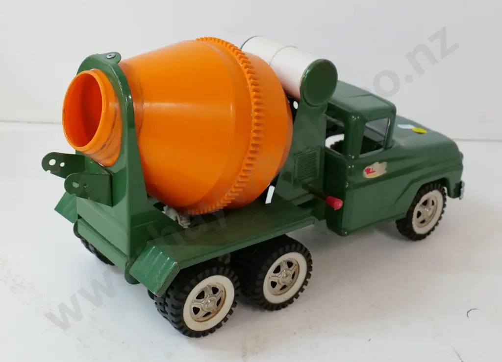 Tonka toy concrete mixer truck - cog mechanism not lined up, missing chute H-200 L-400 W-160 Image 1++