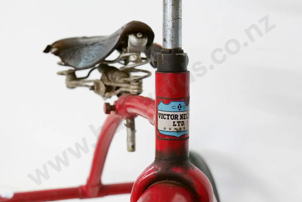 vintage Victor Nelson Ltd Dunedin child's trike - wear and tear to leather seat & finish H-710 L-800 Image 1++