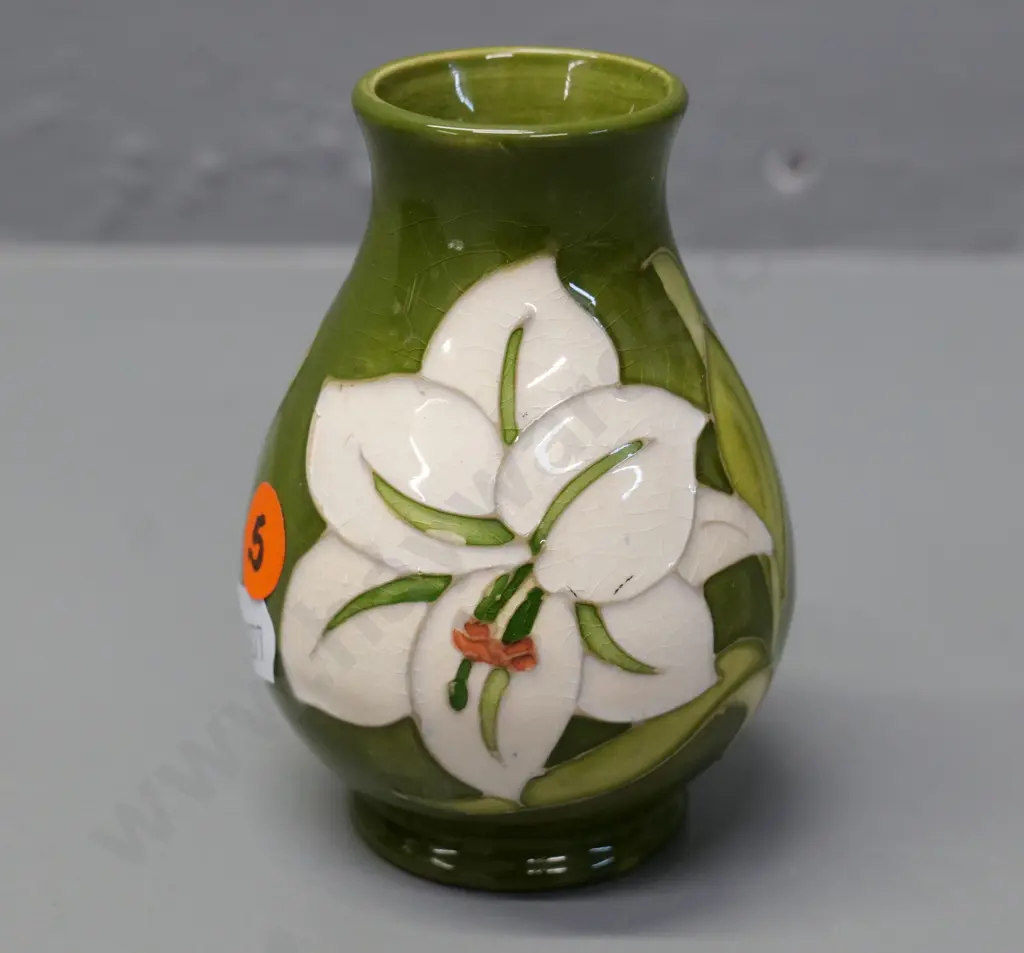 small Moorcroft tube-lined floral pattern vase H-100 Image 1++