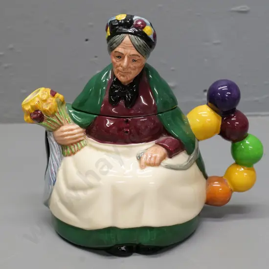 Royal Doulton Old Balloon Seller teapot H-170 L-180