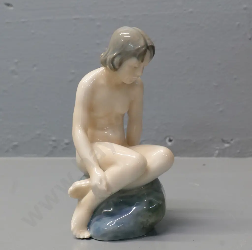 Royal Copenhagen figurine No. 4027 H-140 Image 1++