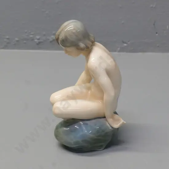 Royal Copenhagen figurine No. 4027 H-140