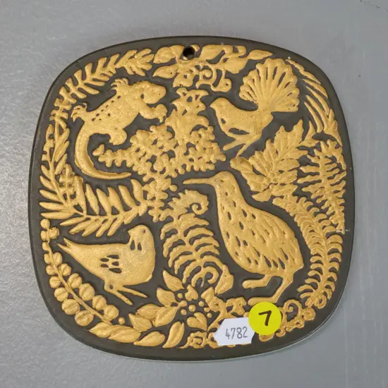 Crown Lynn decorative wall tile with NZ native animal motifs - has had hole drilled in top140 x 140