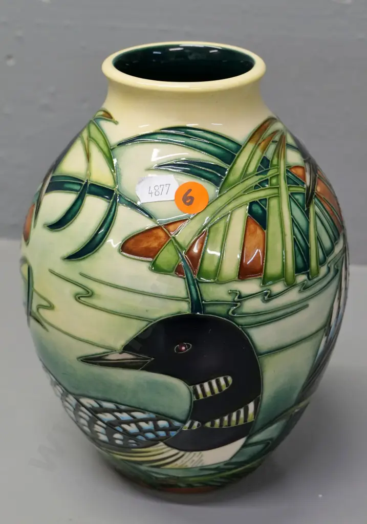 large Moorcroft loon motif vase, dated 2004 H-210 Image 1++