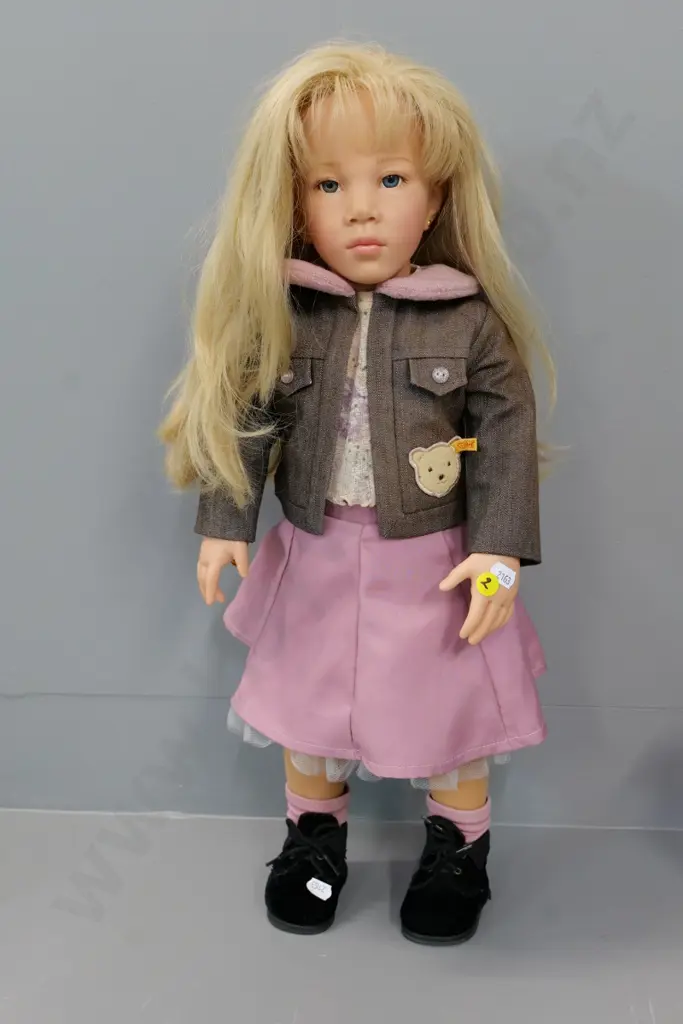 Gotz collector's doll with Steiff label on jacket - H-580 Image 1++
