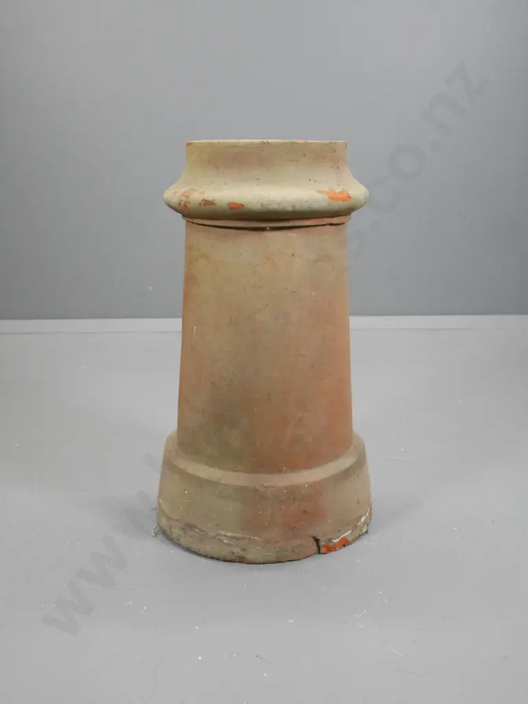 terracotta chimney pot, small chips to top and bottom rims H-650 D-320 at base Image 1++