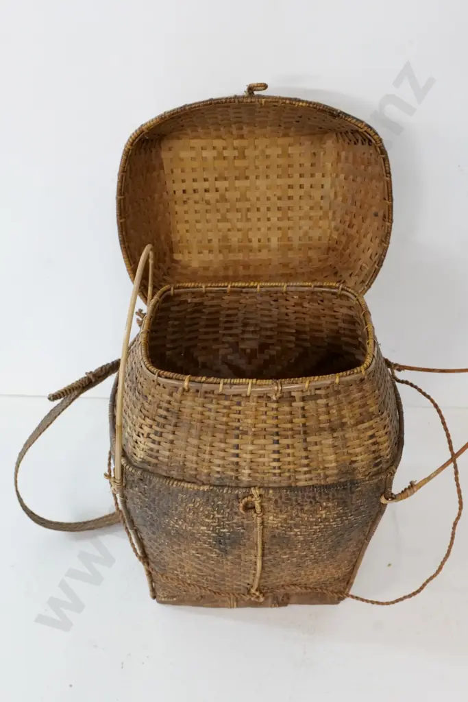 woven cane & bamboo carrying basket from Laos - one handle broken H-500 W-330 Image 1++