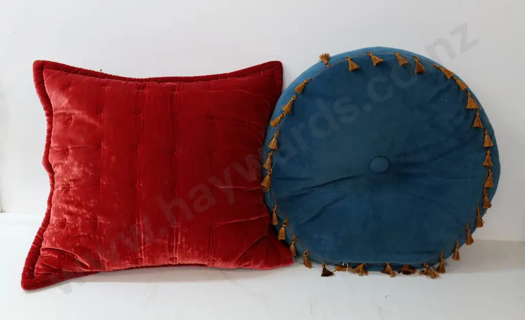 2 large plush velvet cushions - blue one is Diameter 650, red one 670 x 670 Image 1++