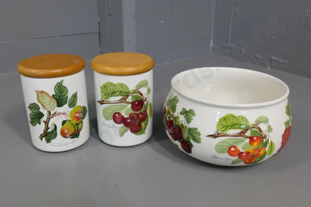 Portmeirion Pomona items - 2 lidded storage canisters and a salad bowl Image 1++
