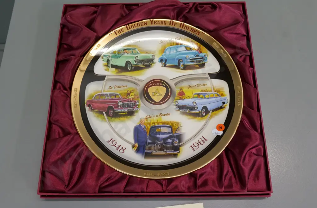 Bradford Exchange Holden Years of Holden collector's plate D-300, in original box - limited edition of 1948 Image 1++