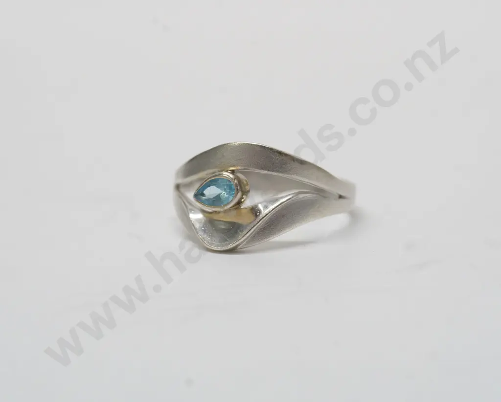 silver aquamarine ring stamped 925 Image 1++