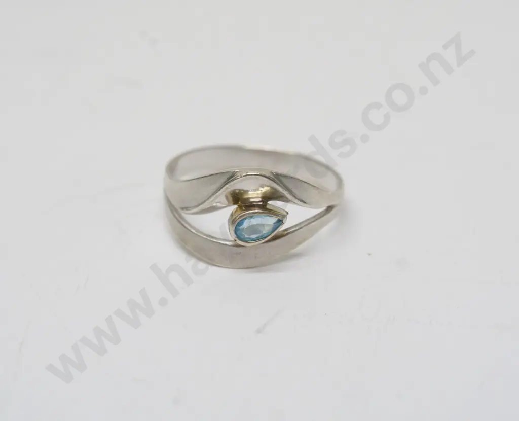 silver aquamarine ring stamped 925 Image 1++