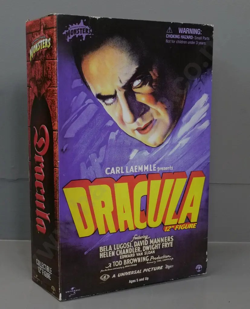 Universal Studios Monsters collectable 12" figure in original box - Bela Lugosi as Dracula Image 1++