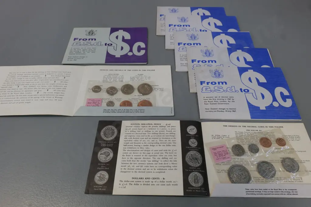 8 New Zealand decimal change-over uncirculated coin sets - 6 are decimal sets Image 1++