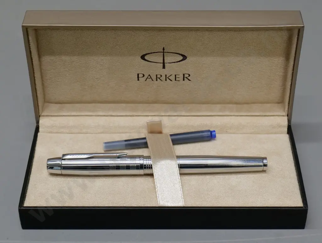 boxed chrome finish Parker fountain pen and ink refill Image 1++
