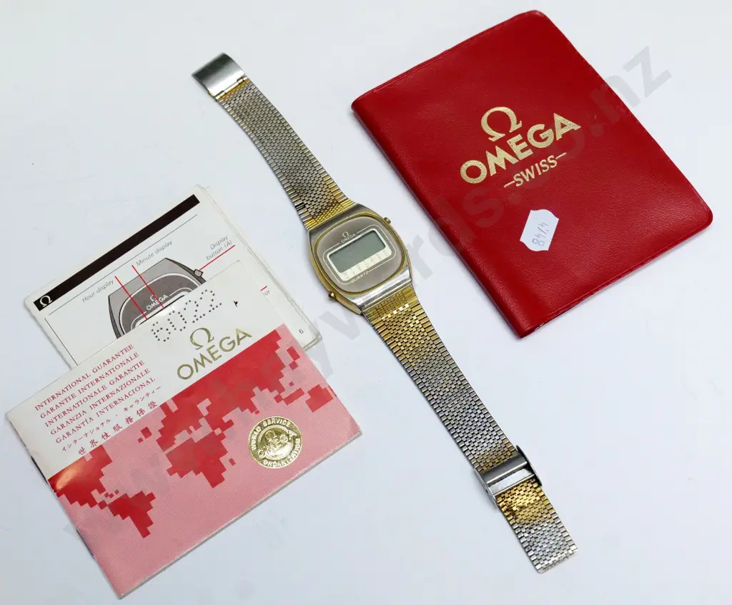 Omega quartz/battery presentation watch with booklet Image 1++