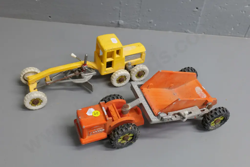 Fun Ho road grader H-100 L-270 and earth mover/scraper - paint chips and general wear Image 1++