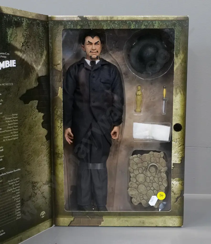 Sideshow Collectables 12" figure in original box - Bela Lugosi in The White Zombie Image 1++