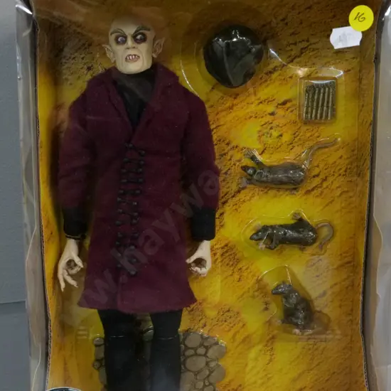 Sideshow Collectables 12" figure in original box - The Vampyre
