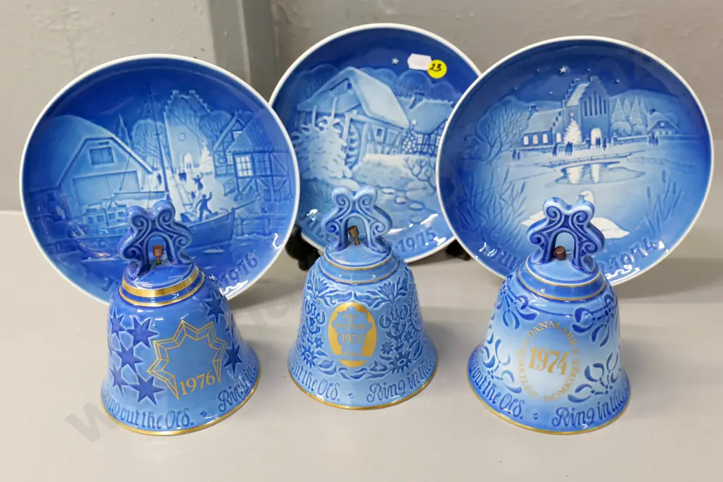 3 Bing & Grondahl Christmas bells H-130 and matching year plates - 1974, 75, 76 Image 1++