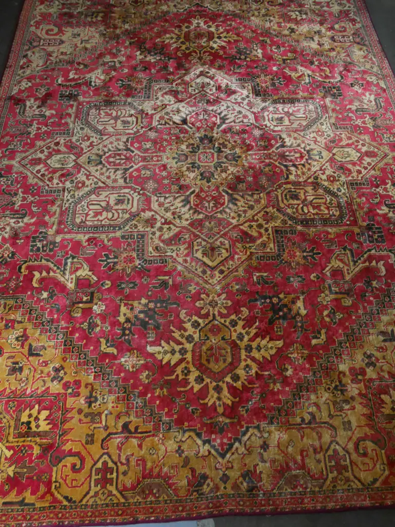 large Persian style wool floor rug - red, gold, browns L-3630 W-2670 Image 1++