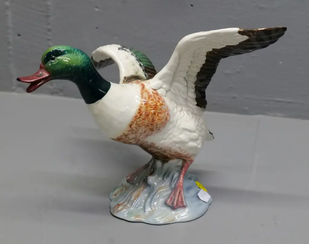 Beswick duck taking to flight - impressed on base No. 995 H-160 L-230 Image 1++