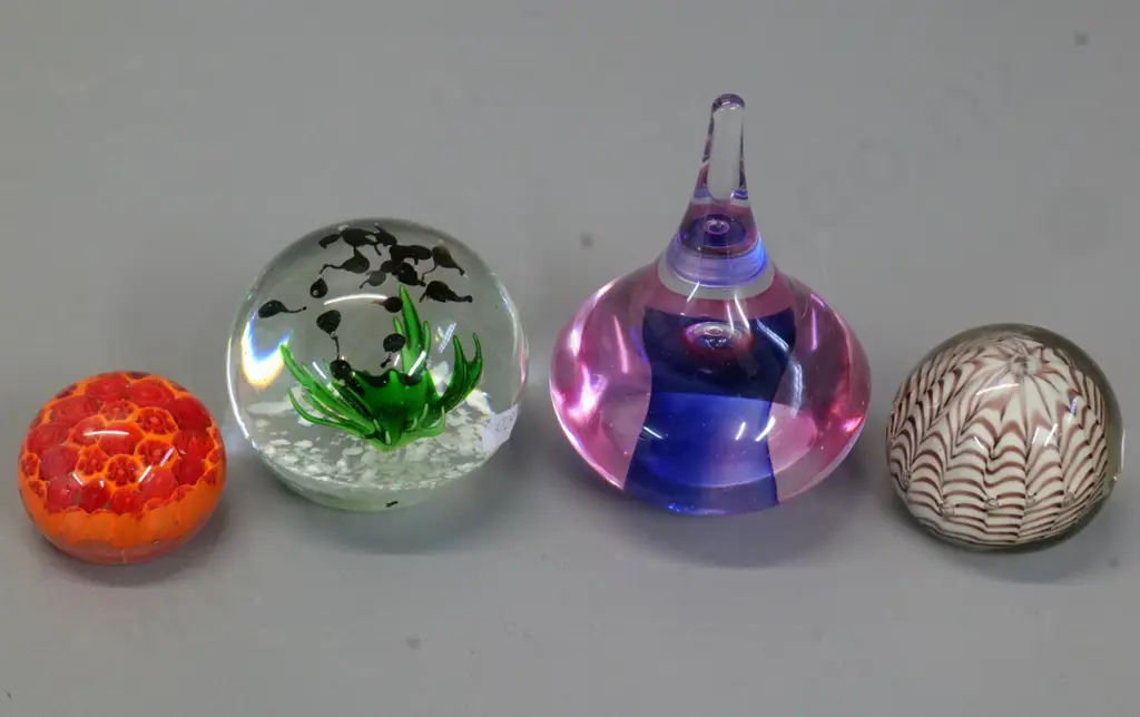 4 glass paperweights - tallest one marked Murphy H-120 Image 1++