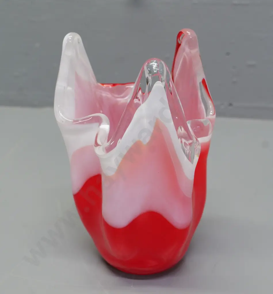 art glass handkerchief vase - red, white and clear H-200 Image 1++