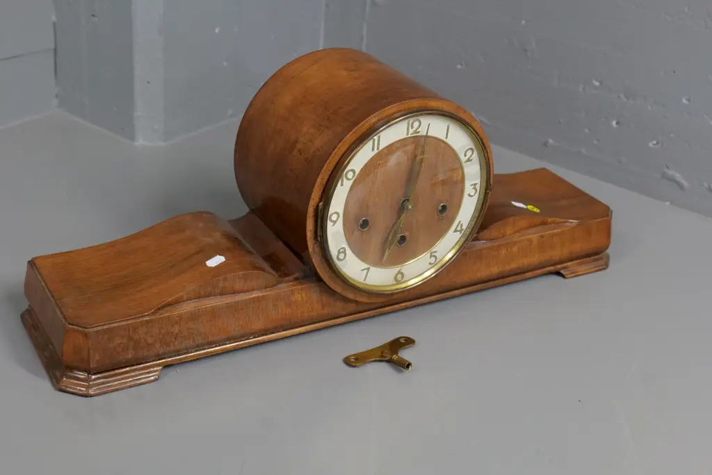 deco wood-cased chiming mantel clock, with key, movement stamped Made in Germany. H-240 W-650 Image 1++