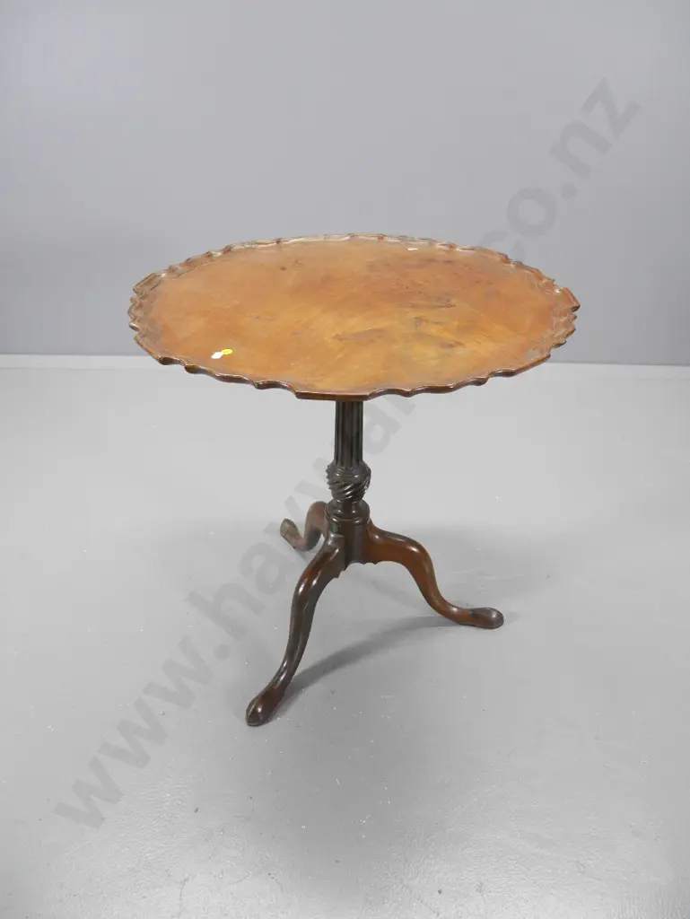 vintage walnut round occasional table on tripod column base, pie-crust edge, some splitting H720 D680 Image 1++