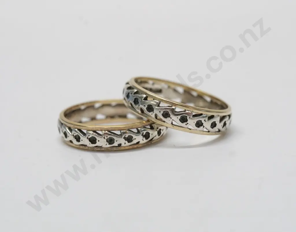 2 9ct silver rings stamped 9ct & sil Image 1++
