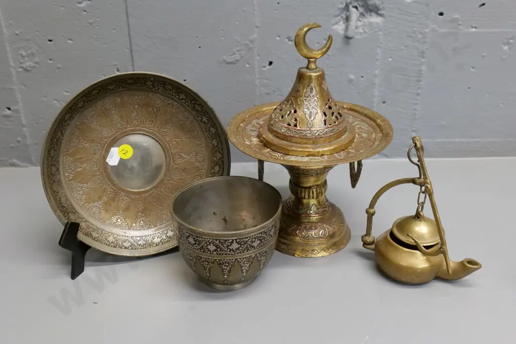 4 pieces of brassware - incl. Middle Eastern enamel patterned ware, taller piece with mixed metal raised design H-220 Image 1++
